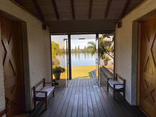 Venta Casa 4 Dormitorios Barrio Carmel
