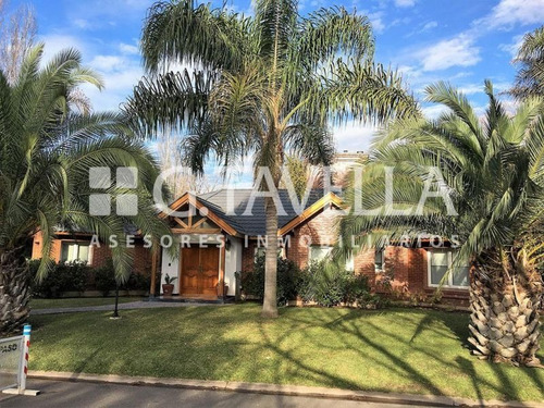 Imagen 2 de 17 de Venta De Chalet 4 Amb. Pileta En Barrio Privado Casco Leloir