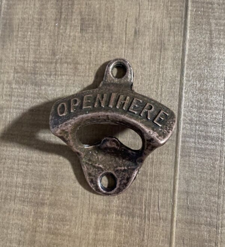 Imagen 3 de 3 de Destapador Open Here Color Cobre Vintage Pared Abridor
