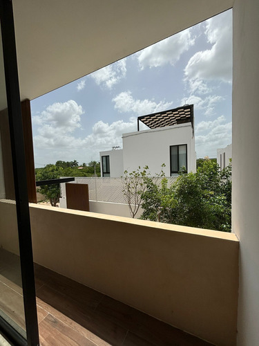 Townhouse Con Alberca En Venta En Temozón Norte, Mérida