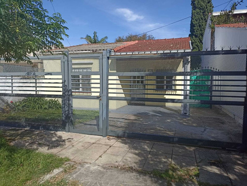 Casa Chalet  En Alquiler En Berazategui, G.b.a. Zona Sur, Argentina