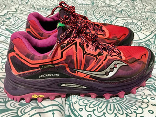 saucony xodus iso dorados