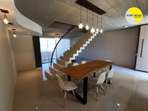 Imagen 6 de 25 de Casa Tipo Duplex, Cuatro Ambientes Con Piscina A Estrenar. (barrio La Celia)