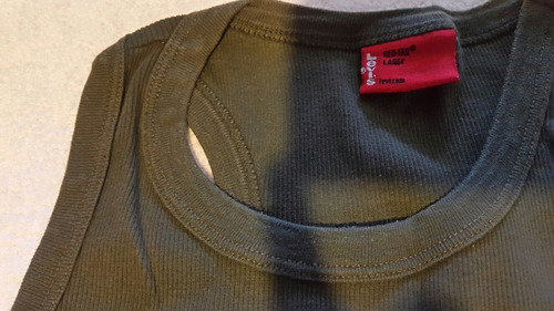 Musculosa Levi's. Hombre.