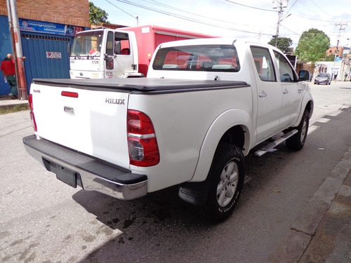 Imagen 4 de 9 de Toyota Hilux Kavak 2011 V6 4x4 Automático
