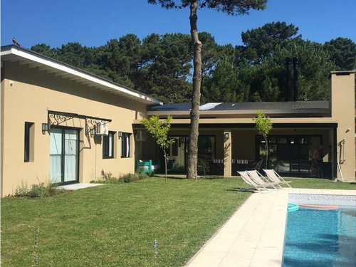 Pinamar , Casa Barlovento Con Piscina