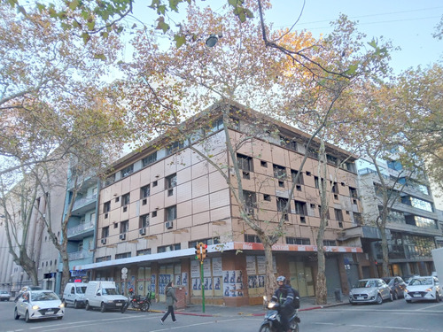 Centro Sur: San Josè Y Lanza. Edificio Entero Ex- Hotel 