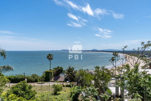 Casa En Venta El Acantilado 4 Dormitorios En Punta Ballena - Ref : Pbi723