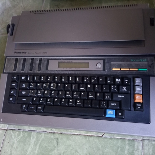 Maquina De Escribir Electrica Y Pantalla Digital Panasonic