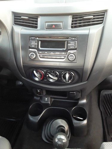 Imagen 14 de 22 de Nissan Np 300 Cabina Simple