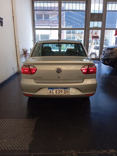 Volkswagen Voyage 1.6 Trenline 101cv