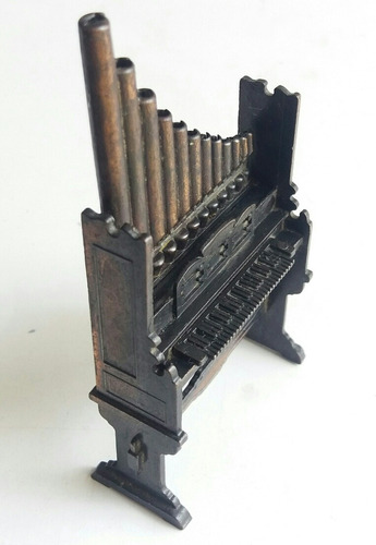 Antiguo Tajador De Peltre Piano Made In Hong Kong