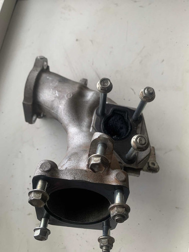 Duto Suporte Egr Tbi Hilux Sw4 3.0 Diesel 2012/16