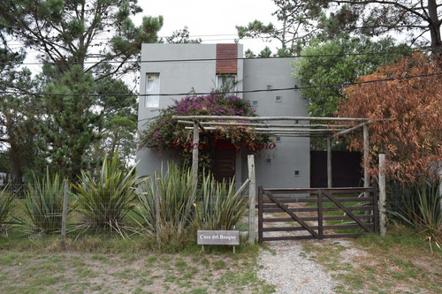 Venta Casa En Manantiales De 3 Dormitorios - Ref: 15435