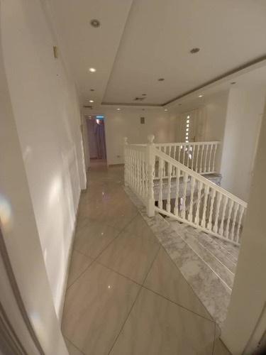 Imagen 13 de 26 de Gabriel Rivas Vende Casa En Urb. Trigal Norte Valencia Cod: Lemc-461