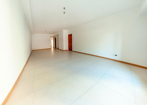 Venta Departamento En Palermo Piso Entero Con Balcón. 4 Ambientes Con Dependencia