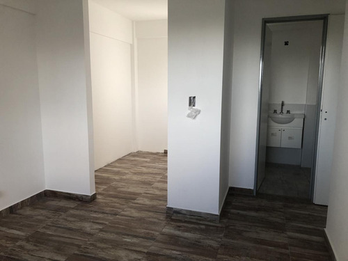 Imagen 2 de 9 de Departamento En Moron Monoambiente Con Cochera Y Baulera- A Estrenar