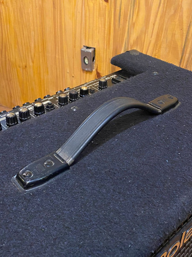 Amplificador P/ Teclado Roland Kc-550 - Usado (Usado)