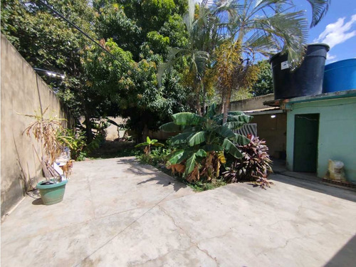 Casa Con Terreno En Venta En Urb. Las Quintas De Naguanagua Mp-8475034