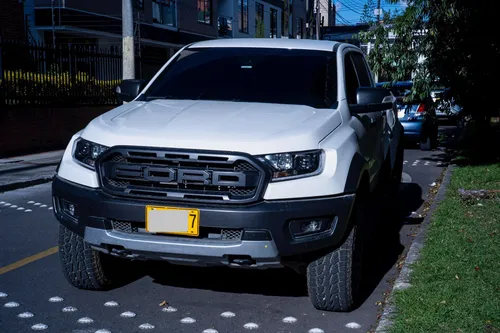 Matriculada En Bogotá. Placa 7. Llantas Nuevas