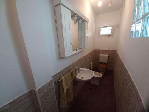 Avda Triunvirato Y Echeverria Subte Linea B Estacion Echeverria Oficina Totalmente Reciclada Moderna Lugar Para 12 Puestos De Trabajo. Entrada Independiente