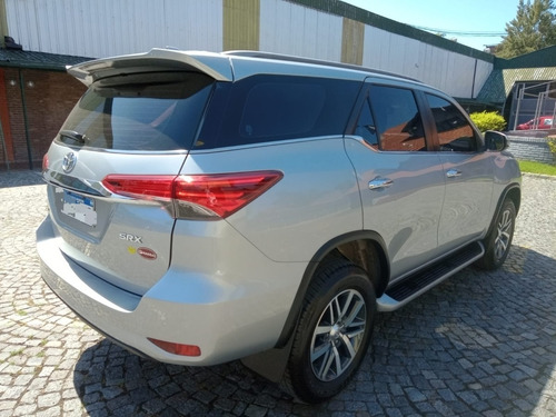 Imagen 7 de 12 de Toyota Sw4 4x4 Srx 2.8 Tdi 6 A/t 7a 2018