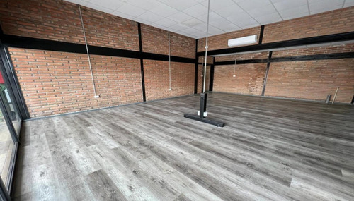 Arriendo Local Comercial En Strip Luis Cruz De Molina