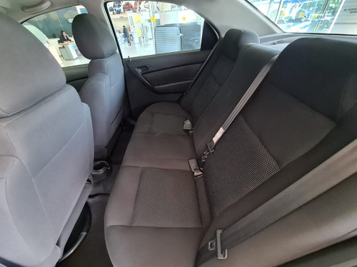 Imagen 5 de 13 de Chevrolet Aveo 2015 1.6 Lt At (c)