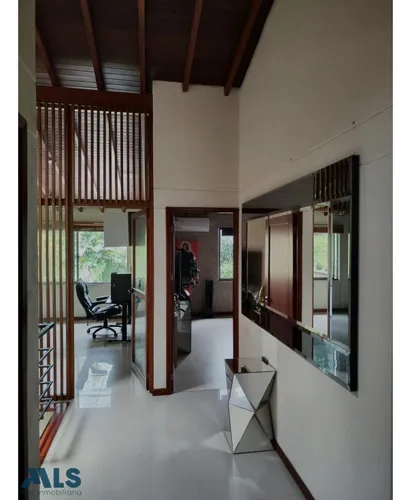 Espectacular Casa Con Áreas Amplias Y Senderos Pa...(mls#254950)