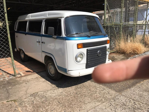 Imagem 2 de 7 de Kombi 1999