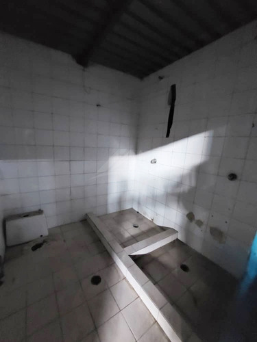 Imagen 2 de 10 de Galpón En Venta