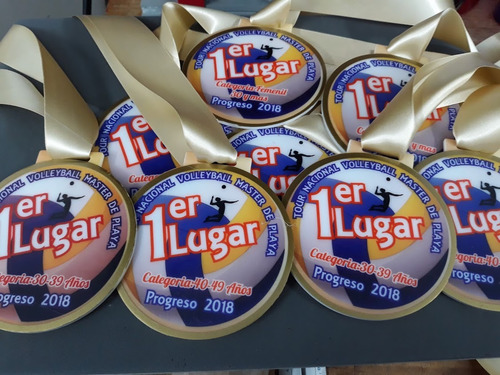 Imagen 2 de 5 de Paquete De 3 Medallas De Acrílico Con Grabado
