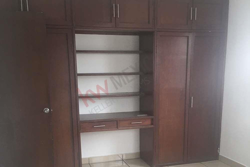 Amplia Casa Con Terraza Y Permiso Comercial Cerca De Miguel Alemán