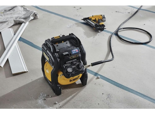 Compresor De Aire Portátil Dewalt , Con Batería Y Cargador