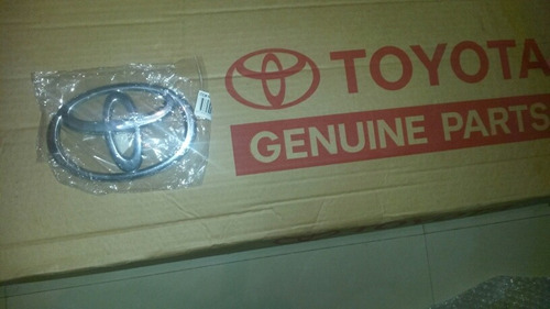 Emblema Genuino Parrilla Hilux 2006y 2008