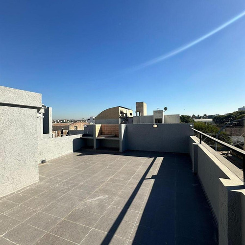 Departamento En Venta 2 Dorm. Con Patio