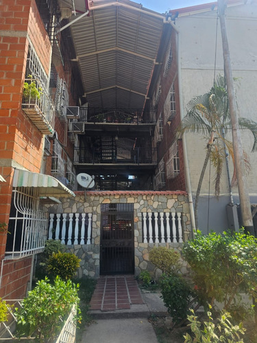 Apartamento En Venta Urb. Madre María Los Samanes, Maracay Edo Aragua.