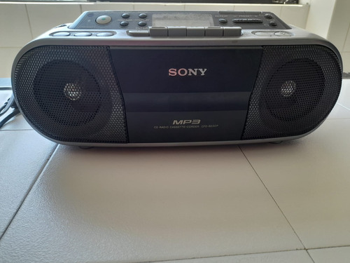 Sony Radio Mp3, Apto Para Baterías O Enchufe Control Incluid