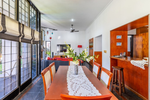 Casa De 3 Dormitorios Venta City Bell Entre Camino