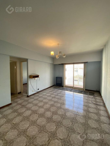 Imagen 9 de 30 de Venta 3 Amb. Al Contrafrente Con Balcón Saliente, Zona Constitucion.