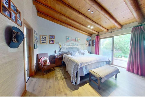Dos Casas En Uno En Condominio!