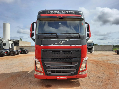 Imagem 2 de 14 de Volvo Fh 540 Globetrotter 2019 (vermelho)