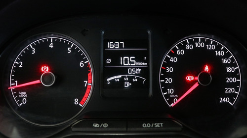 Volkswagen Polo 1.6 Comfortline - 126623 - C