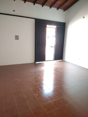 Imagen 2 de 8 de Mg/ Local En Alquiler Pasaje Cumana La Ermita