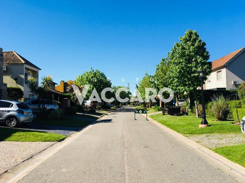 Venta Casa Barrio Privado Haras Maria Elena Moreno