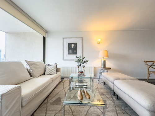 Piso Alto, 2 Dorms + Escritorio, Vista Y Full Amoblado