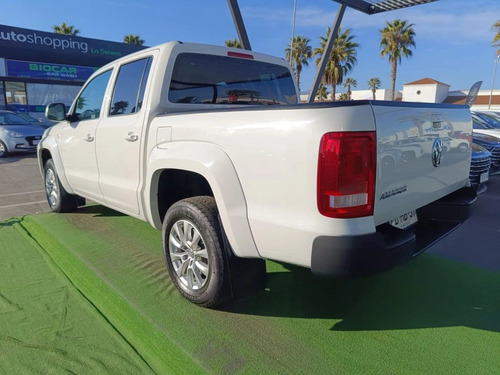Volkswagen Amarok TREDLINE 4X2 MT