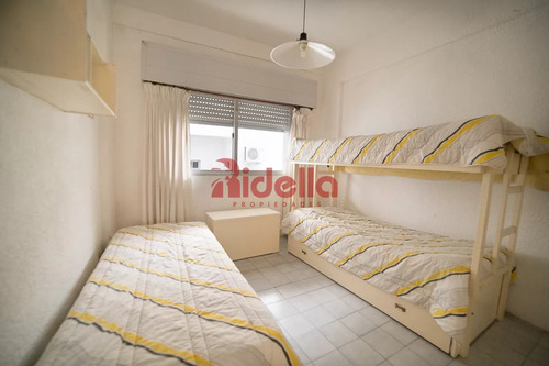 Venta De Apartamento 2 Dormitorios En Península, Punta Del Este