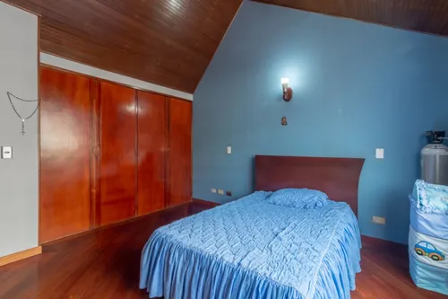 Casa En Venta En Niza 8. Cod V14654