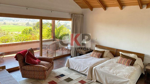 Gran Casa Con Parque Privado En Santo Domingo